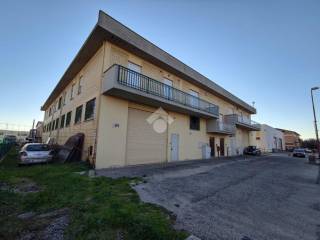 Garage in affitto a bastia umbra via delle tuje, 1