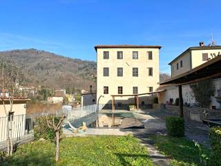 Villa bifamiliare in vendita a borgo a mozzano piazza ponte d'oro, 23