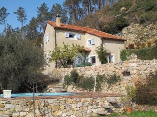 Casa indipendente in affitto a finale ligure località gorra