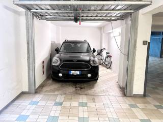 Garage in affitto a bologna via giovanni battista morgagni, 4/e