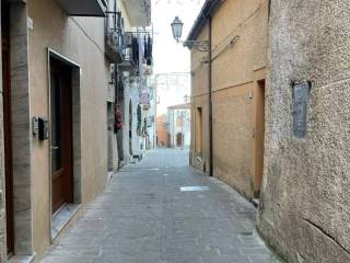 Negozio in vendita ad albano di lucania corso giacomo matteotti