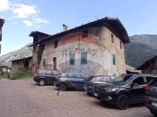 Casa indipendente in vendita a caldes via san vigilio, 47