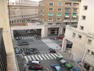 Ufficio in affitto a genova via giosuè carducci, 5