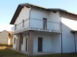 Villa in vendita a livorno ferraris via perucca, 9