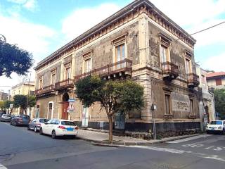 Casa indipendente in vendita ad aci sant'antonio via vittorio emanuele