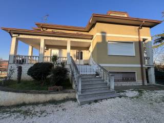 Villa in vendita ad asola via virgilio