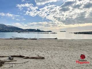 Negozio in affitto a lerici piazza della libertà