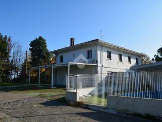 Casa indipendente in vendita a misano adriatico rustico via platani, 7