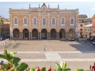 Intero stabile in vendita a castel san giovanni corso giacomo matteotti