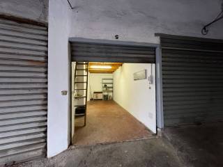 Garage in affitto a genova via capri