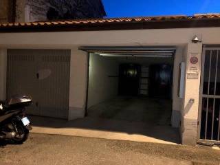 Garage in affitto a trieste via orazio