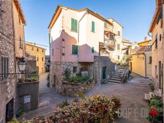 Casa indipendente in vendita a castelnuovo di val di cecina via camillo benso di cavour