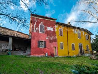 Intero stabile in vendita a langhirano strada casatico, 16