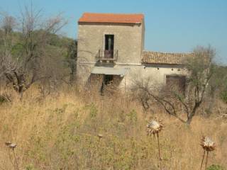 Magazzino all'asta a carlentini via buccheri