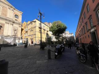 Magazzino in vendita a napoli largo donnaregina, 13