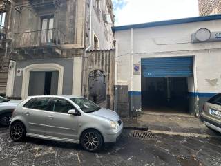 Magazzino in vendita a catania via signore ritrovato