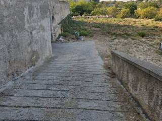 Garage in vendita a ostuni via martiri della resistenza