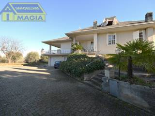 Villa in vendita a folignano via barbarana, 8