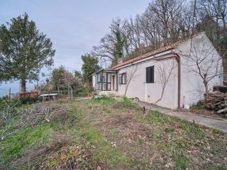 Villa in vendita a trieste strada del friuli, 325