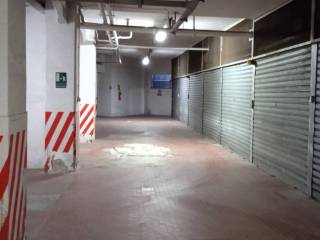 Garage in vendita a genova piazza merani, 1