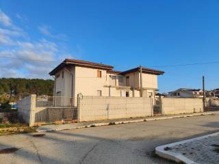 Villa in in vendita da privato a san giovanni rotondo tratturo piano del marchese, snc