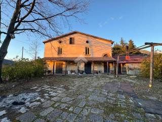 Casa indipendente in vendita a castiglione del genovesi via serroni, 3