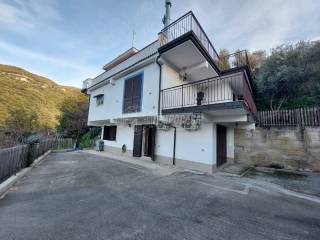 Villa in vendita a gioiosa marea contrada santa lucia