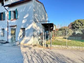 Casa indipendente in vendita a bassano del grappa via madonna elisa, 31