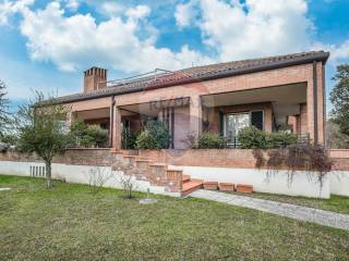 Villa bifamiliare in vendita a ferrara via masi, 220