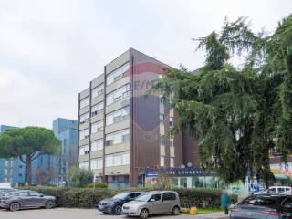 Negozio in affitto a prato viale della repubblica, 296