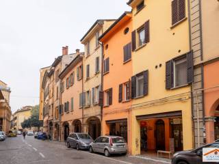 Appartamento in vendita a bologna bologna via zamboni zona universitaria