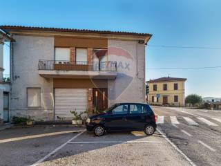 Casa indipendente in vendita a serra de' conti piazza giacomo leopardi, 22