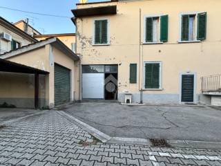 Garage in vendita a pistoia viale adua, 279