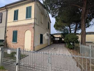 Casa indipendente in vendita a ravenna via ravegnana, 897