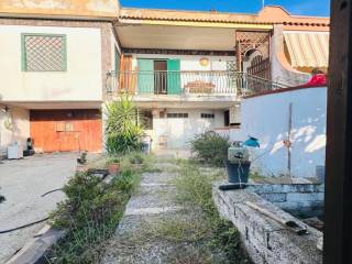 Villa a schiera in vendita a giugliano in campania via marina di varcaturo