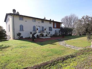 Villa in vendita a lucca via del cimitero di ciciana