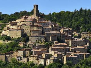 Appartamento in vendita a pomarance via castello