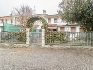 Villa a schiera in vendita a ferrara via ponte assa