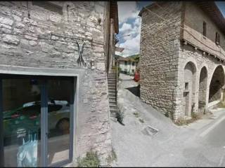 Negozio in vendita a gubbio frazione semonte