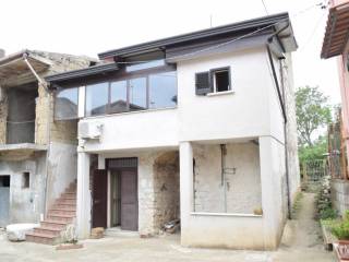 Casa indipendente in vendita a sant'agata de' goti fraz. laiano