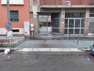 Garage in affitto a milano via pavia, 2a