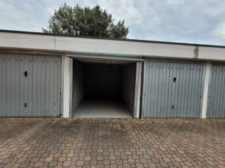 Garage in vendita a bressana bottarone via dante alighieri, 21