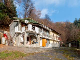 Casa indipendente in vendita a bagnolo piemonte via cave