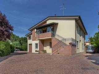 Villa bifamiliare in vendita a ferrara via comacchio quartesana