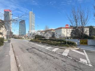 Garage in vendita a milano piazzale giulio cesare, 10