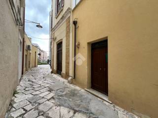 Casa indipendente in affitto a brindisi vico san pietro degli schiavoni, 7