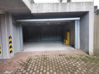 Garage in affitto a besozzo via guglielmo marconi