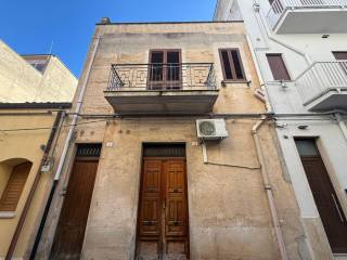 Casa indipendente in vendita ad alcamo via canonico benedetto mulè, 58