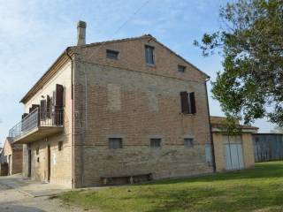 Casa indipendente in vendita a montecassiano 