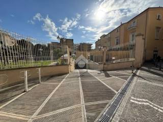 Garage in vendita a portici via san cristofaro, 18